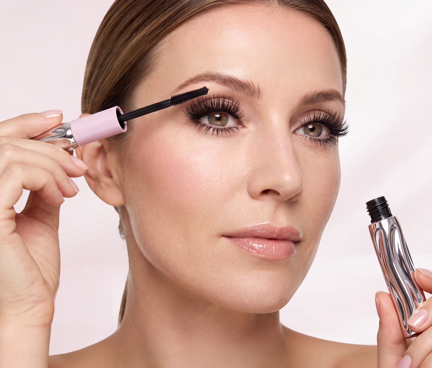 Dual-ended mascara for everyday lash definition