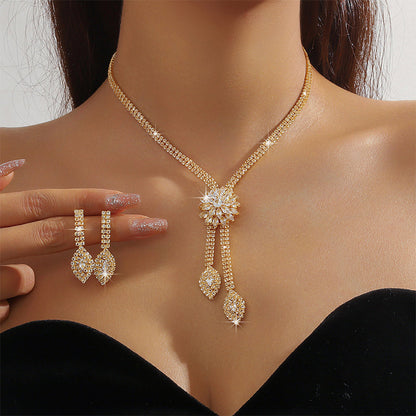 📢📢50% OFF !! ⏰Women's Zircon Flower Necklace Earrings Set
