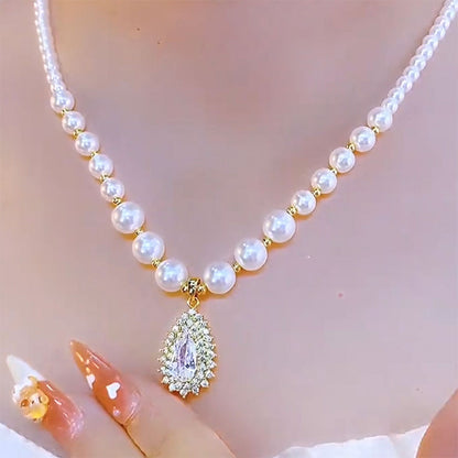 Women’s Vintage Style Pearl Necklace